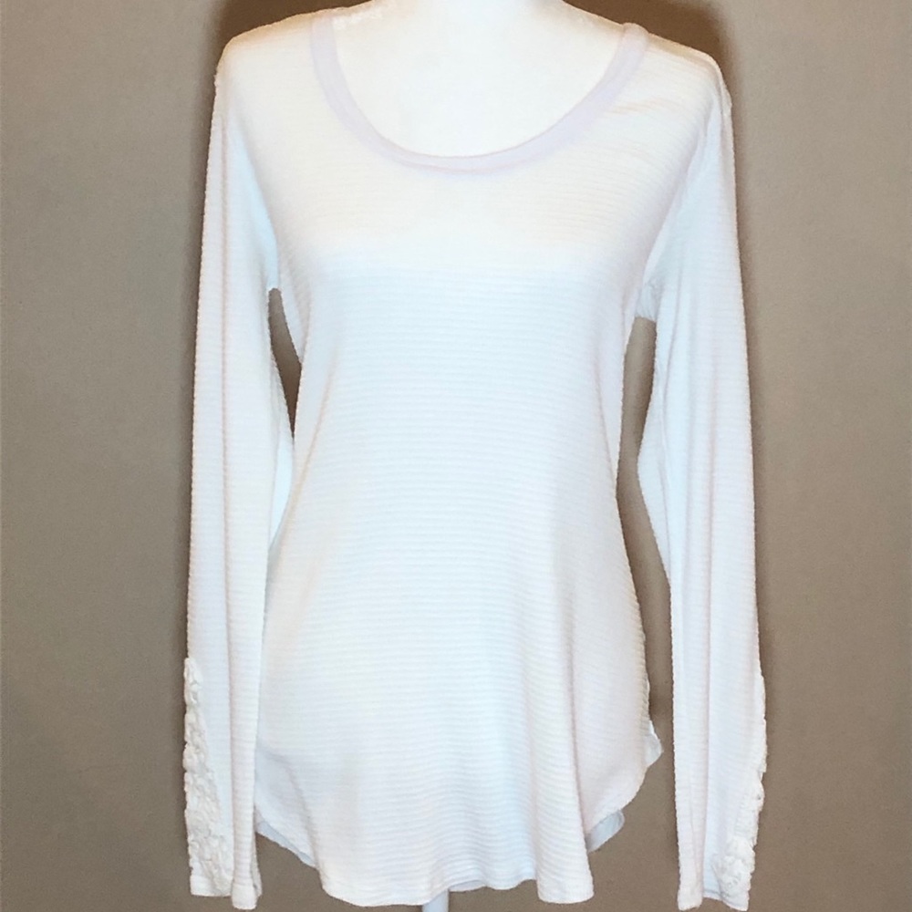 Braeve long sleeve knit tee with lace detail